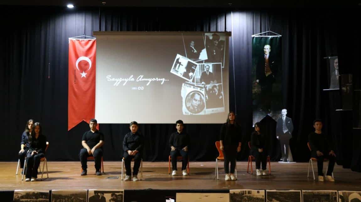 Okulumuz konferans salonunda Atatürk'ün ölümünün 85. yılı saygıyla anıldı.